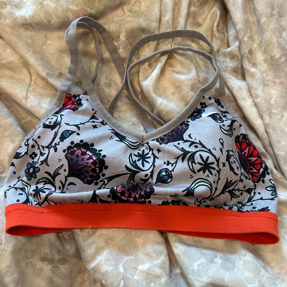 *EUC*Sz L* NIKE Sports Bra